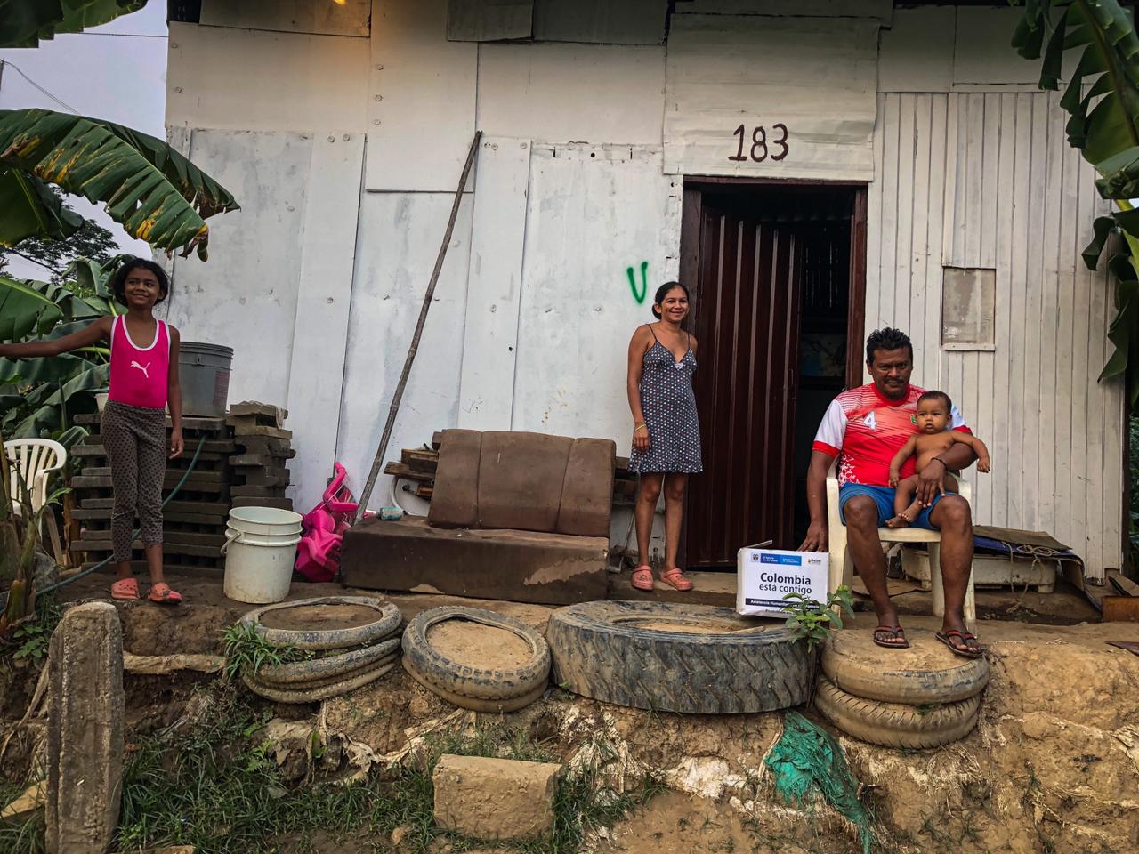 Gerencia de Fronteras de Presidencia entregó ayer ayuda humanitaria a 900 familias de los asentamientos Pescaíto, La Ceiba, La Gloria y La Victoria.