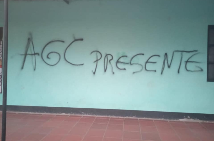  Grafitis panfletos en Puerto Rondón