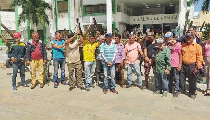  Carro muleros protestan en la Alcaldía de Arauca