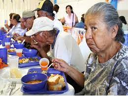  1.700 adultos de todos los municipios reciben la ración caliente, en comedores ubicados en sitios estratégicos