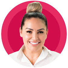  Hoy recibimos en la cabina de Noticias de Kapital la visita de Ehiana Galeano, candidata a la Alcaldía de Arauca.