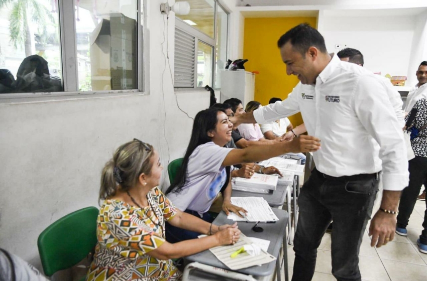  El Gobernador (e) Wilinton Rodríguez Benavidez y el alcalde Ad hoc del municipio de Arauca, Luis Ferney Parra Blandón, visitaron los puestos de votación de la capital araucana