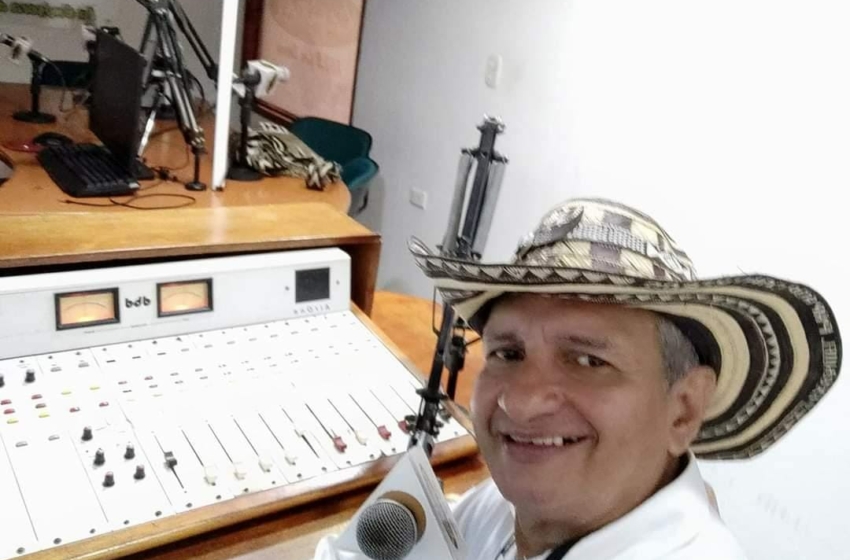  La familia de Kapital Stereo 107.3 FM, se enorgullece en felicitar calurosamente a Exequiel Parada Contreras, conductor del exitoso espacio radial “El Programón Vallenato