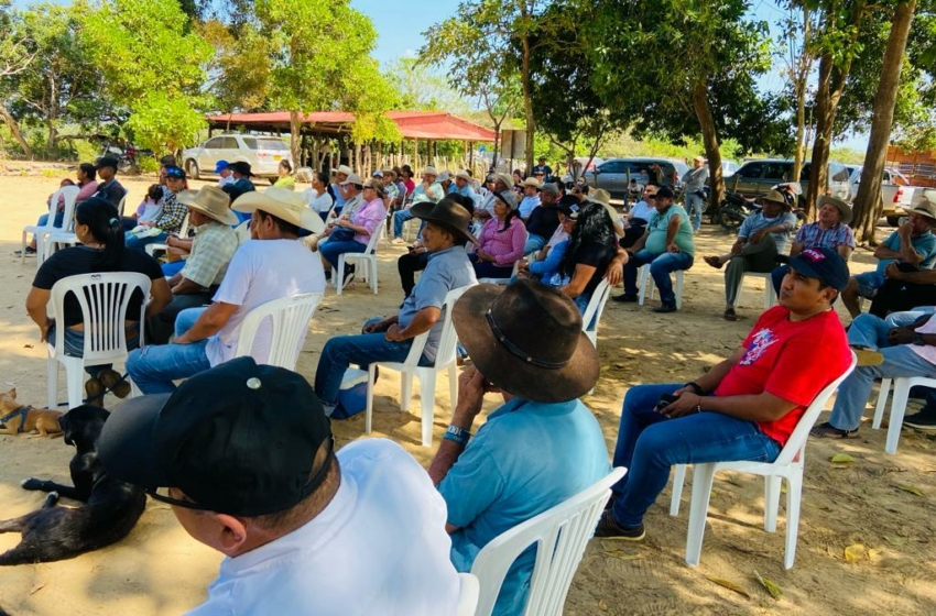  La Alcaldía de Arauca, socializó el proyecto “Mejoramiento en pavimento flexible de la vía Matapalito – Caracol, sector vereda La Maporita , Municipio de Arauca, Departamento de Arauca”.